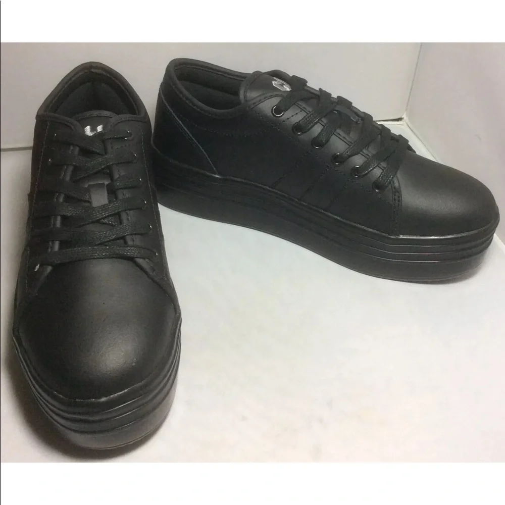 NIB CUTE TO THE CORE LEATHER FLATFORM SNEAKERS BLK